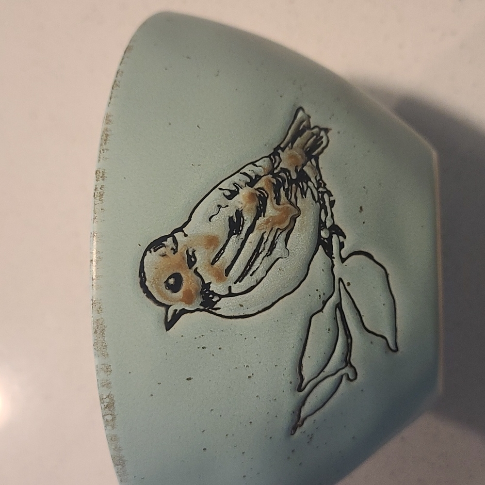 Inhomestylez Easter Bird 8" serving bowl teal